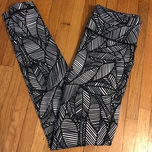 Lululemon tights size 6